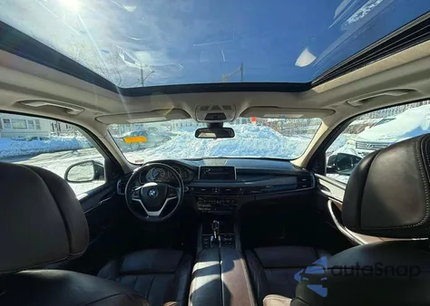 2014 BMW X5 xDrive50I z USA, uszkodzony, nr VIN 5UXKR6C56E0J73696